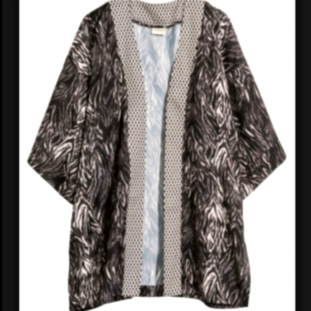 H&M CONSCIOUS COLLECTION ZEBRA KIMONO JACKET SMALL